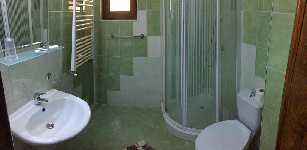 Hôtel Conacul Domnitei à Voroneț Extérieur photo