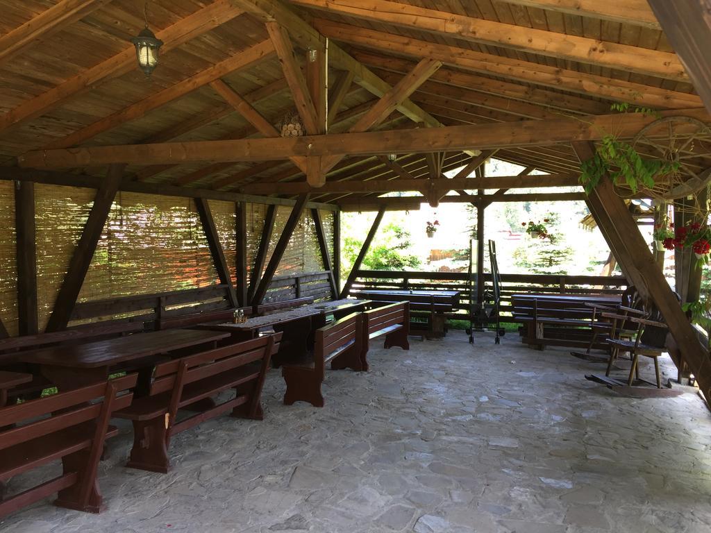 Hôtel Conacul Domnitei à Voroneț Extérieur photo
