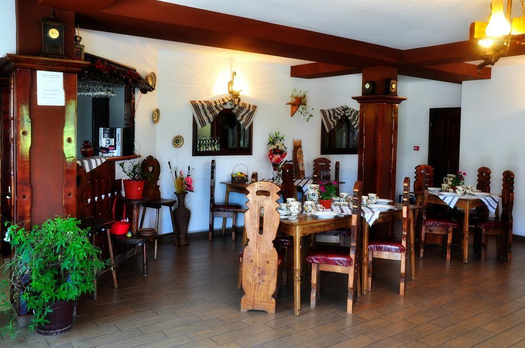 Hôtel Conacul Domnitei à Voroneț Extérieur photo