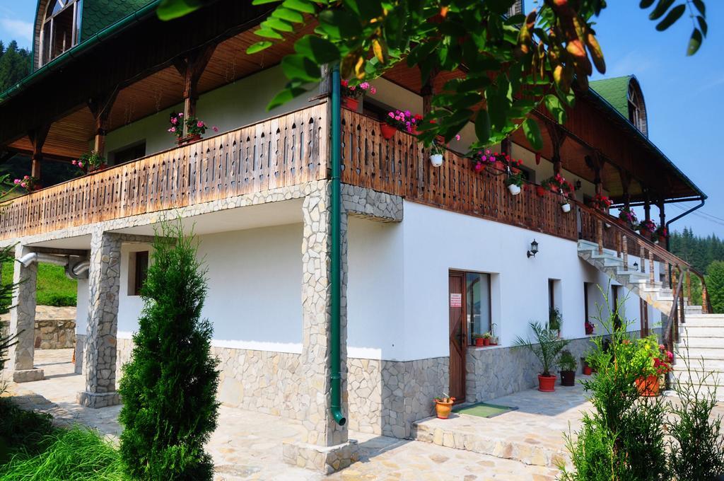 Hôtel Conacul Domnitei à Voroneț Extérieur photo