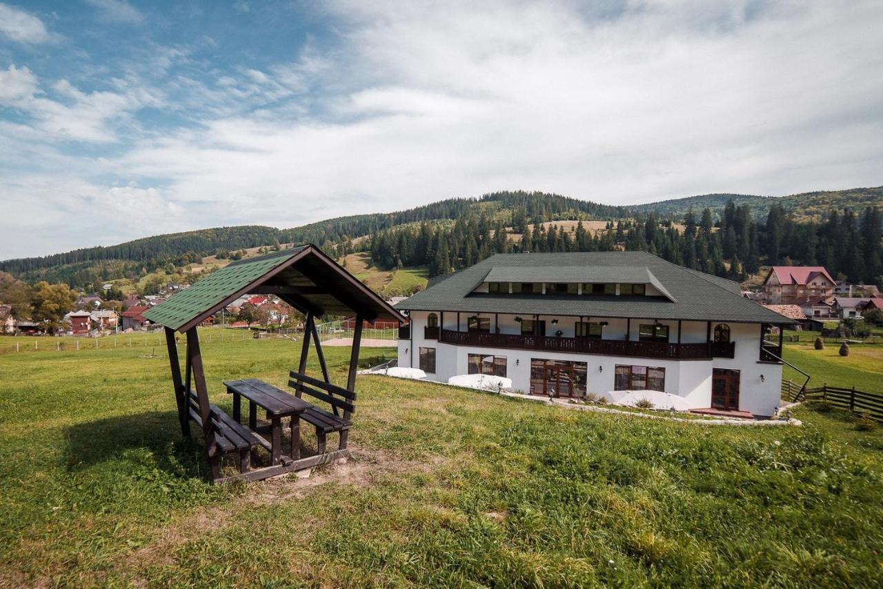 Hôtel Conacul Domnitei à Voroneț Extérieur photo