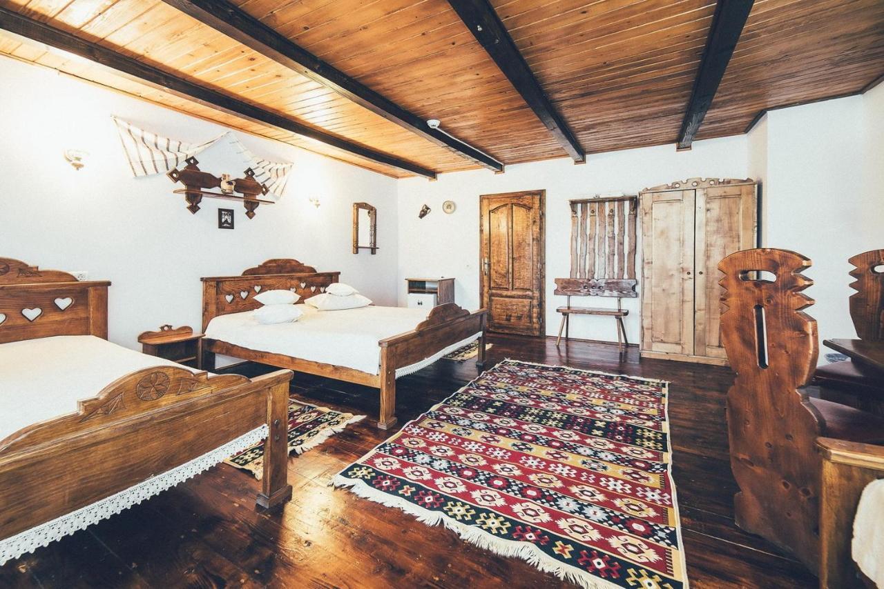 Hôtel Conacul Domnitei à Voroneț Extérieur photo