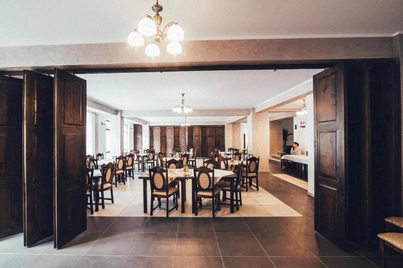 Hôtel Conacul Domnitei à Voroneț Extérieur photo