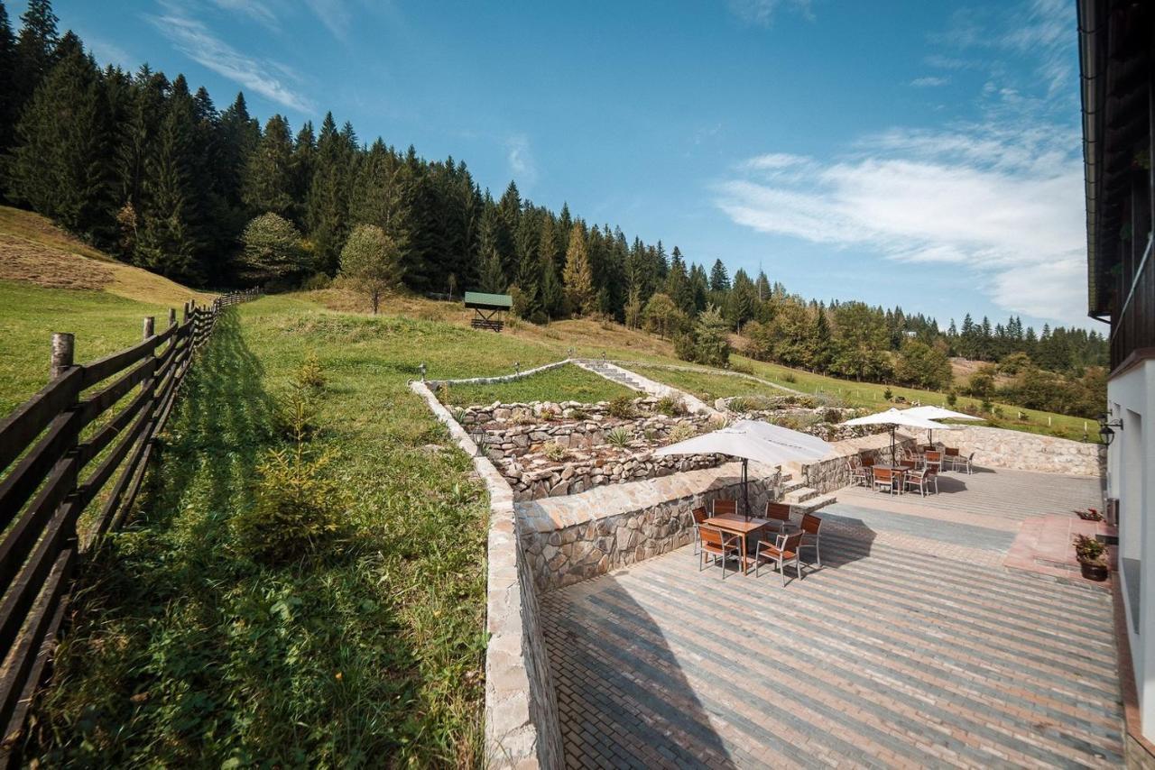 Hôtel Conacul Domnitei à Voroneț Extérieur photo