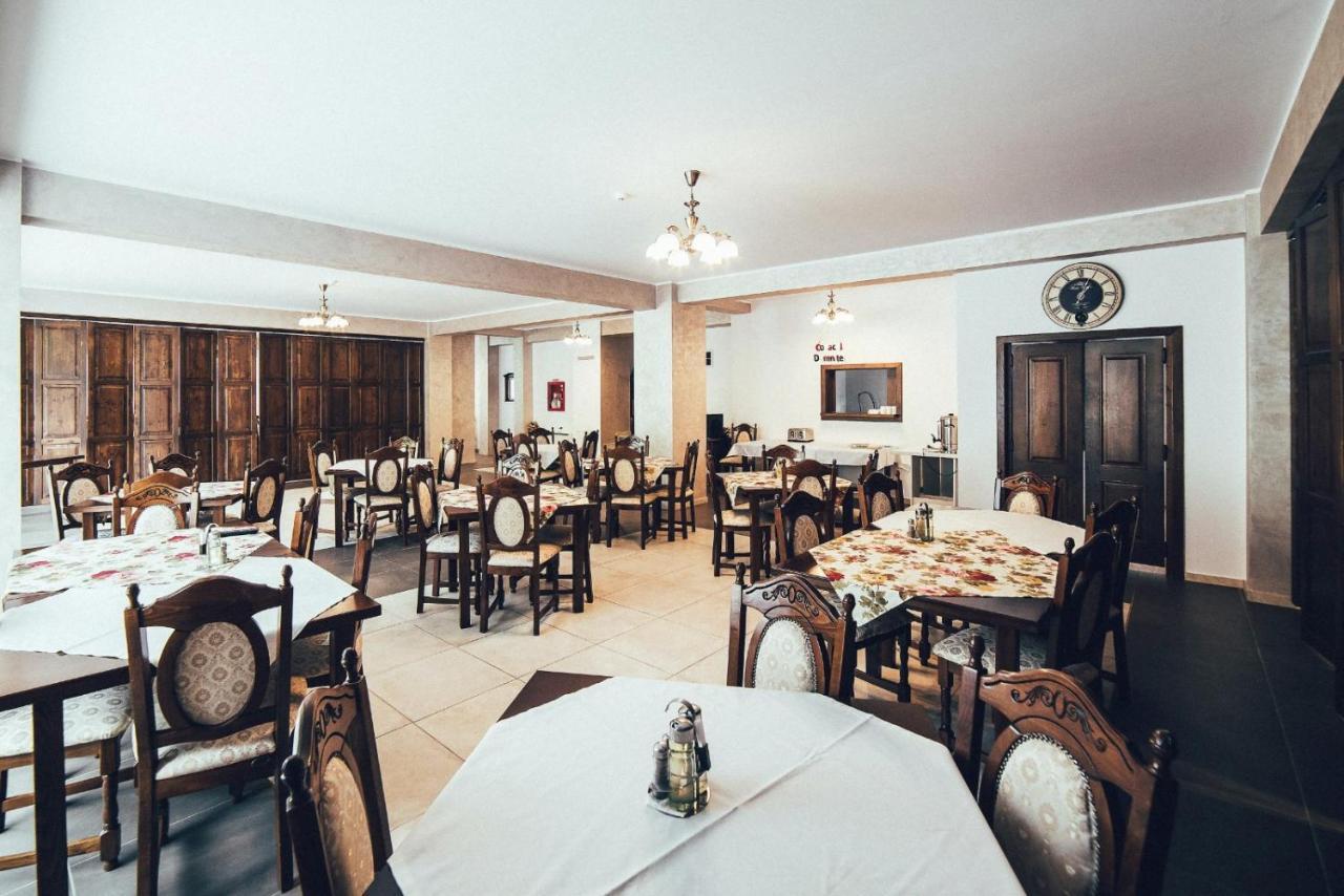 Hôtel Conacul Domnitei à Voroneț Extérieur photo