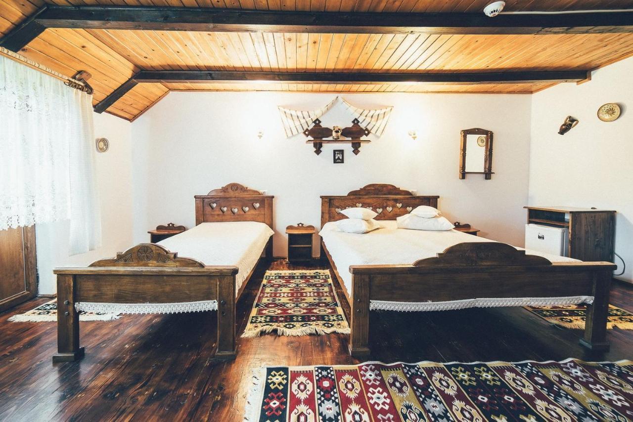 Hôtel Conacul Domnitei à Voroneț Extérieur photo