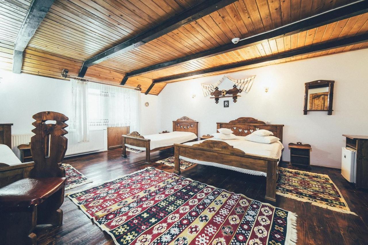 Hôtel Conacul Domnitei à Voroneț Extérieur photo