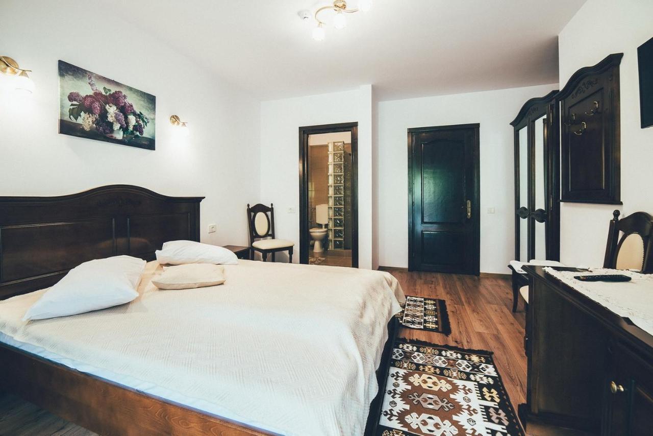Hôtel Conacul Domnitei à Voroneț Extérieur photo