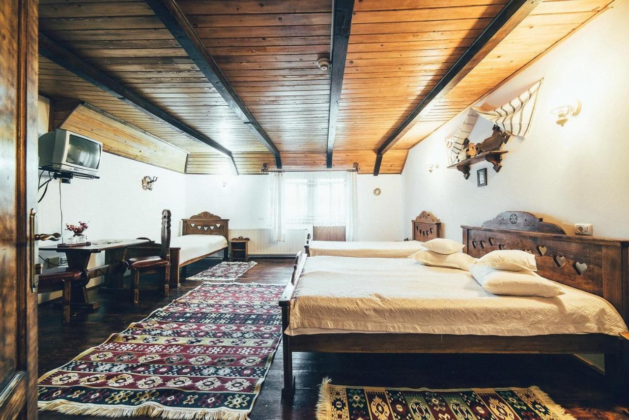 Hôtel Conacul Domnitei à Voroneț Extérieur photo